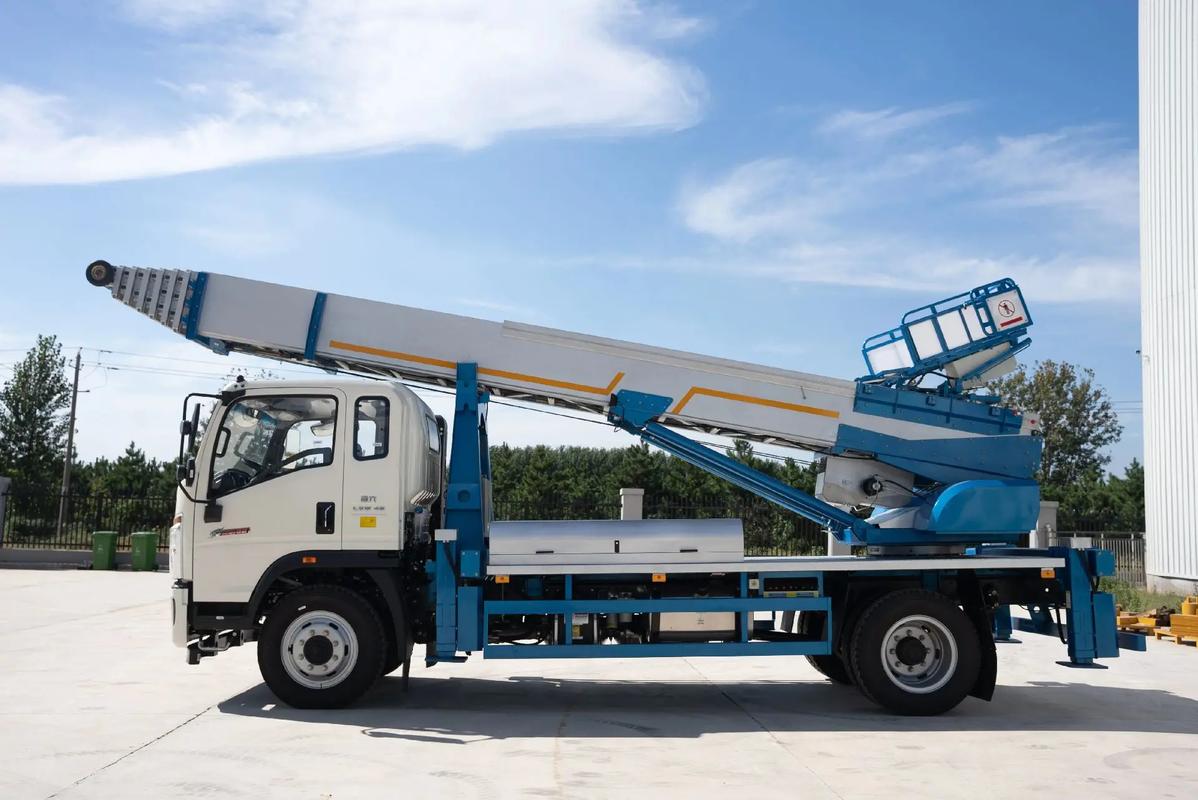 东至县云梯上料车租赁费用