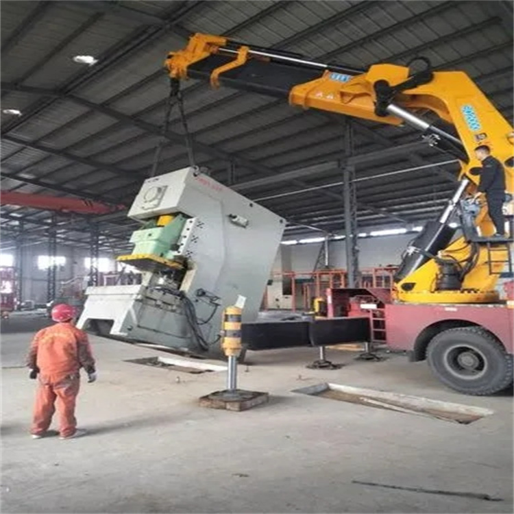 东至县80吨折臂吊车出租附近电话