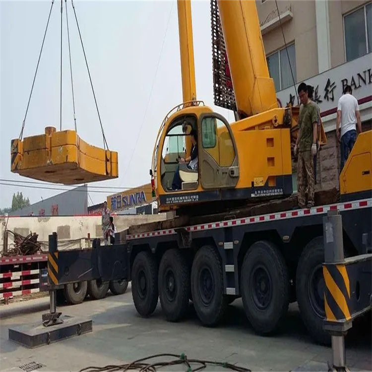 东至县当地吊车出租|机器吊装|75吨|工厂搬迁服务