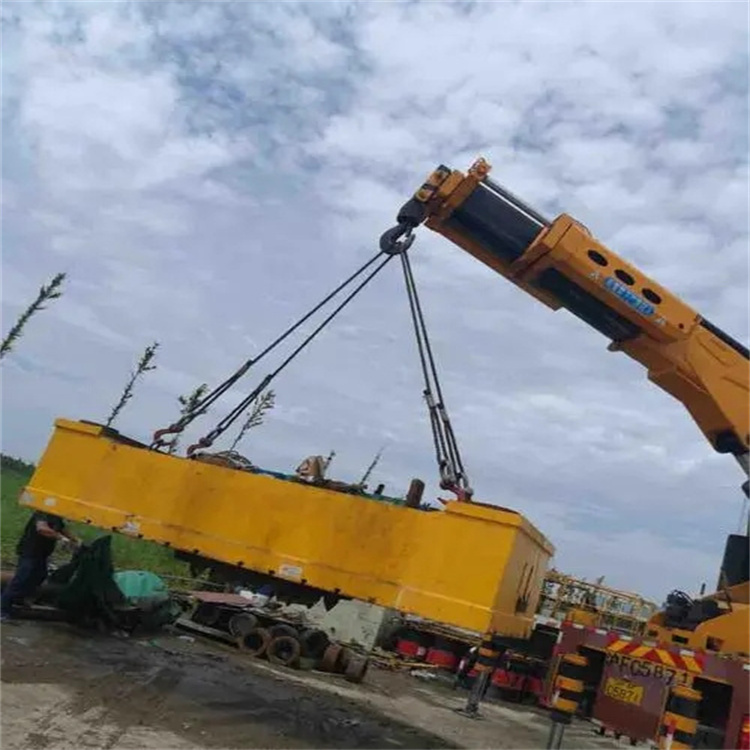 东至县随车吊吊集装箱怎么吊